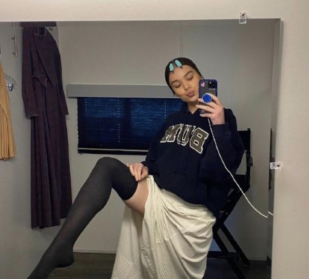 Hailee Steinfeld  nude photo