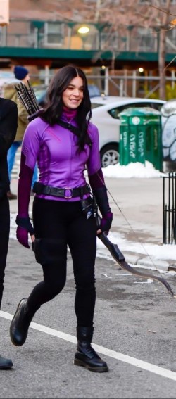 Hailee Steinfeld  nude photo