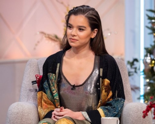 Hailee Steinfeld  nude photo