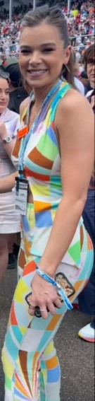 Hailee Steinfeld  nude photo