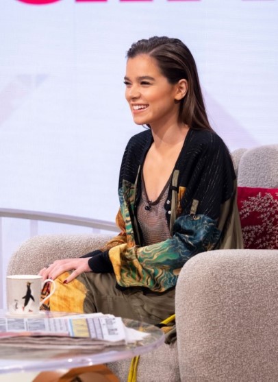 Hailee Steinfeld  nude photo