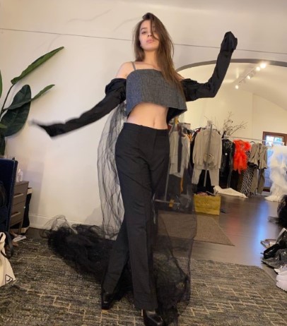 Hailee Steinfeld  nude photo