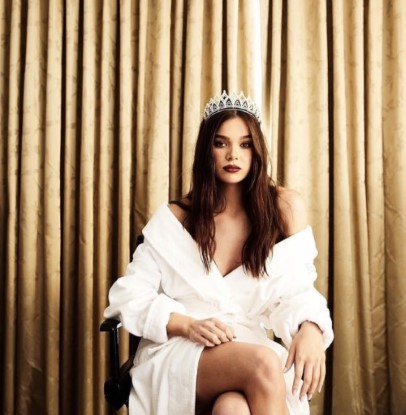 Hailee Steinfeld  nude photo