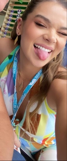 Hailee Steinfeld  nude photo