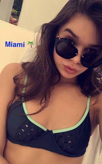 Hailee Steinfeld  nude photo