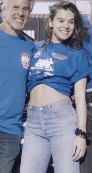 Hailee Steinfeld  nude photo