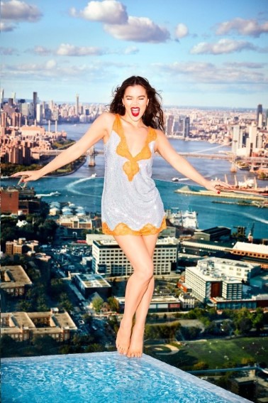 Hailee Steinfeld  nude photo