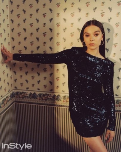 Hailee Steinfeld  nude photo