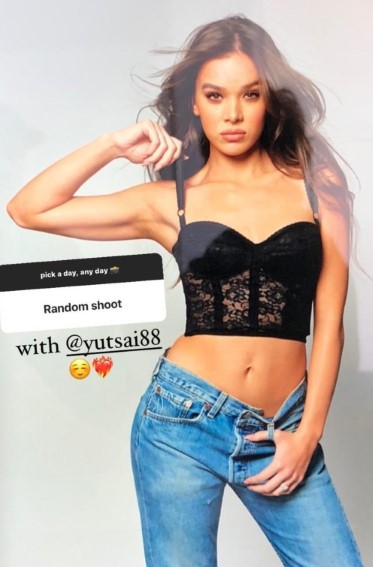 Hailee Steinfeld  nude photo