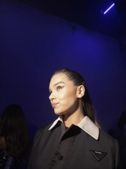 Hailee Steinfeld  nude photo