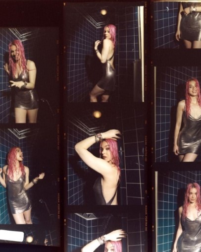 Hailee Steinfeld  nude photo