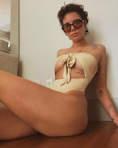 Halsey  nude photo