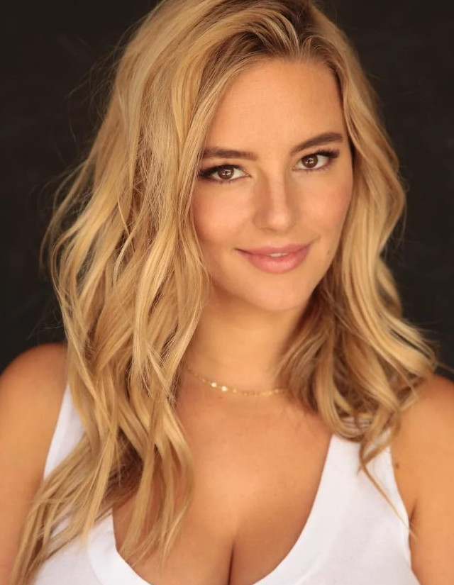 Hassie Harrison Beautiful Hot Actress  nude photo