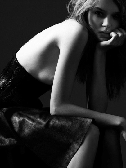 Josephine Skriver  nude photo