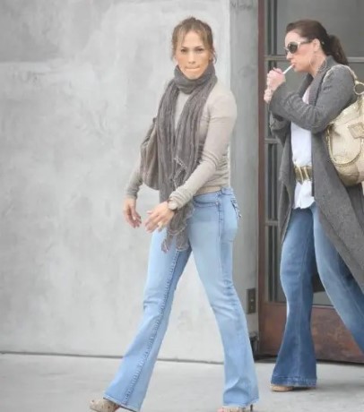 Leah Remini  nude photo