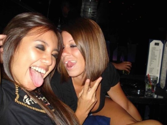 Leah Remini  nude photo