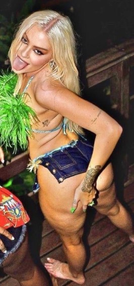 Luisa Sonza  nude photo