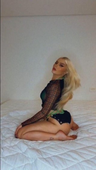 Luisa Sonza  nude photo