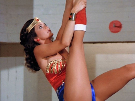 Lynda Carter  nude photo