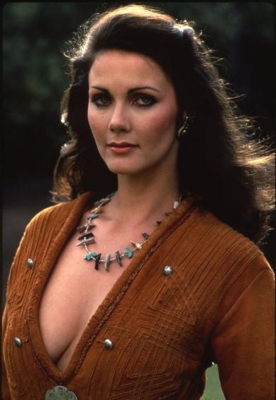 Lynda Carter  nude photo