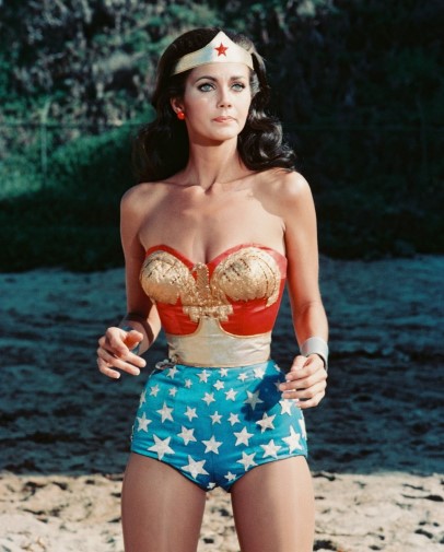 Lynda Carter  nude photo
