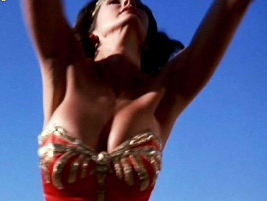 Lynda Carter  nude photo