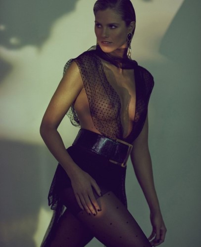 Natalie Roser  nude photo