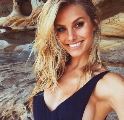 Natalie Roser  nude photo