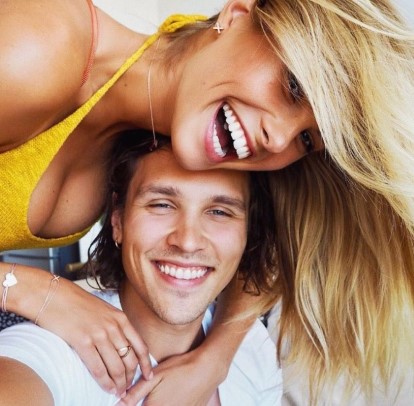 Natalie Roser  nude photo