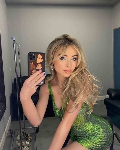 Sabrina Carpenter  nude photo