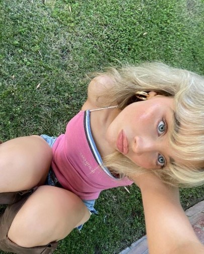 Sabrina Carpenter  nude photo