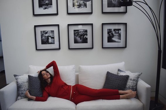 Sara Malakul Lane  nude photo