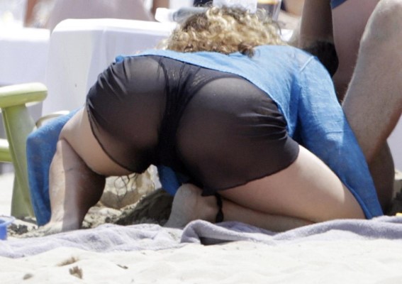 Shakira  nude photo