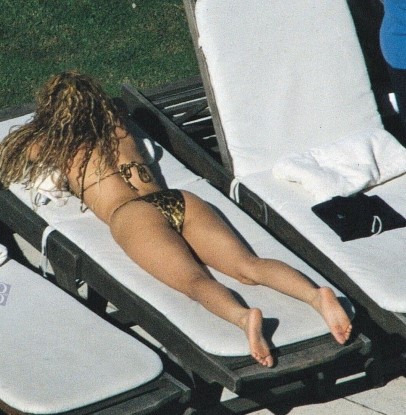 Shakira  nude photo