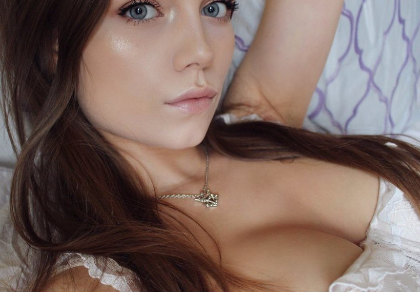Alex Clark  nude photo