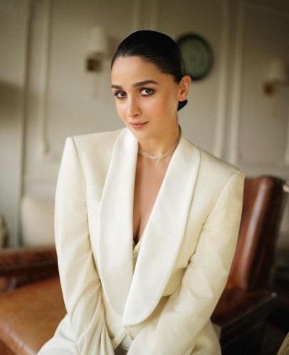 Alia Bhatt  nude photo