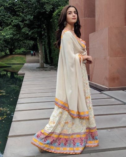 Alia Bhatt  nude photo