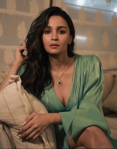 Alia Bhatt  nude photo