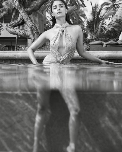 Alia Bhatt  nude photo