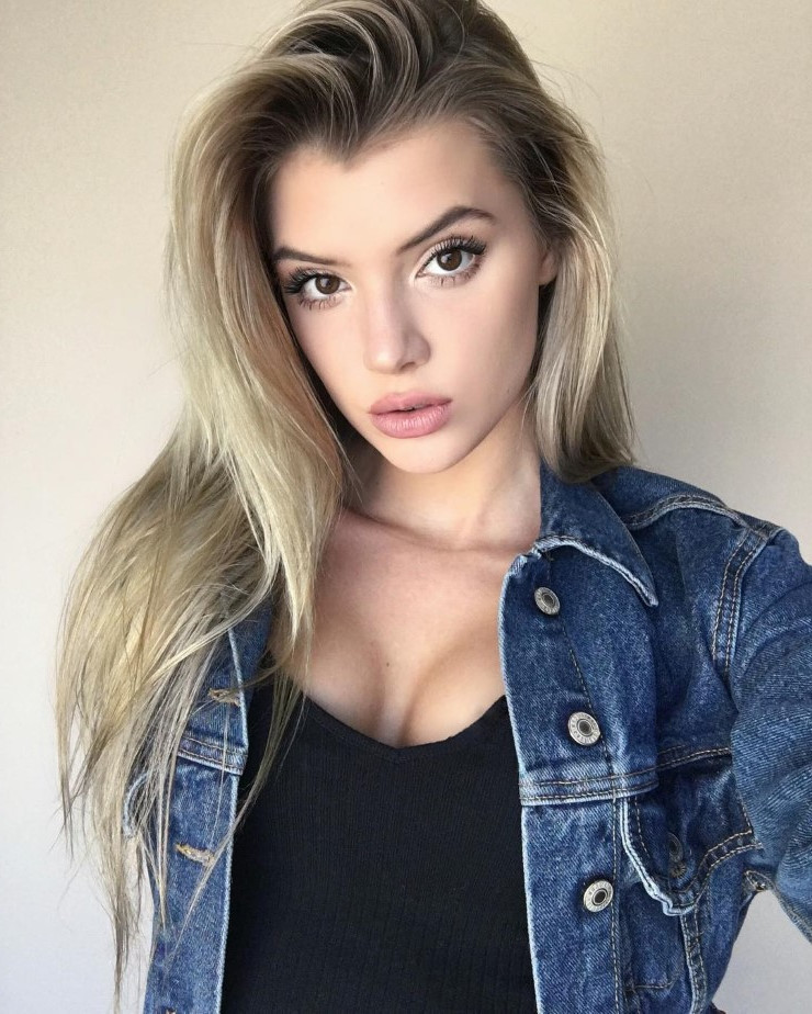 Alissa Violet  nude photo