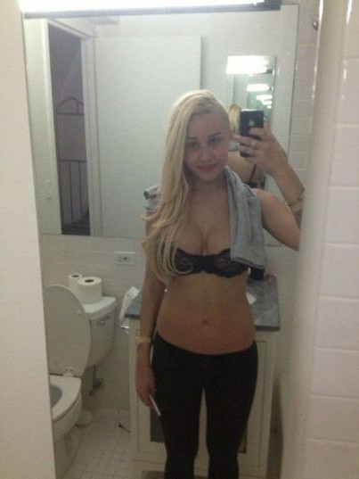 Amanda Bynes  nude photo