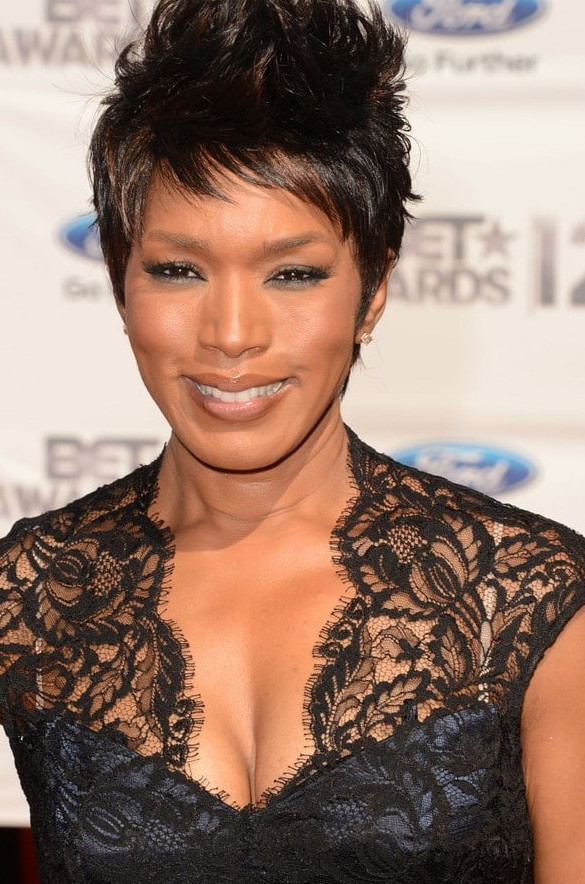 Angela Bassett  nude photo
