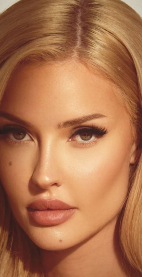 Anna Durkin  nude photo