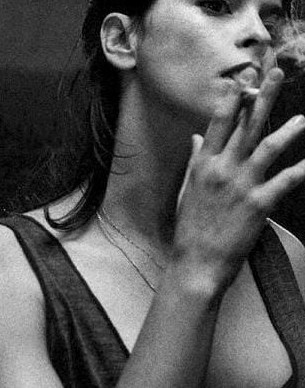 Annabella Sciorra  nude photo