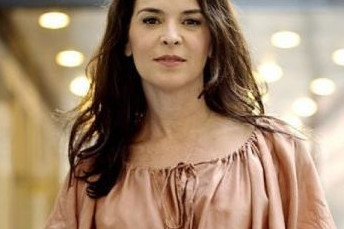 Annabella Sciorra  nude photo