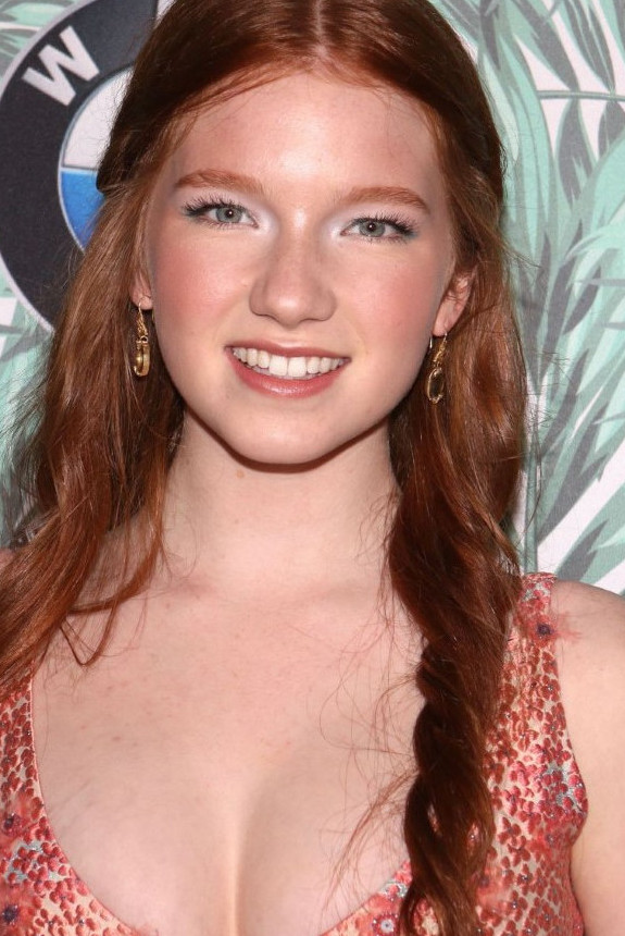Annalise Basso  nude photo