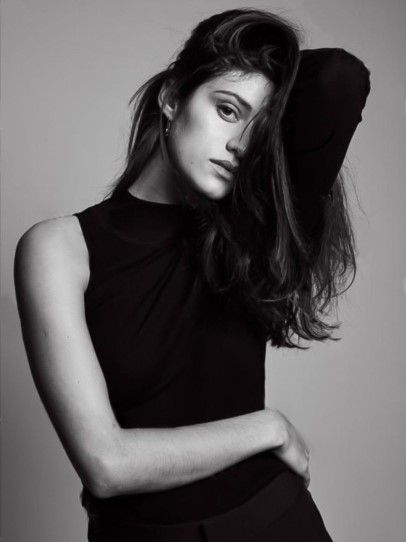 Anya Chalotra  nude photo