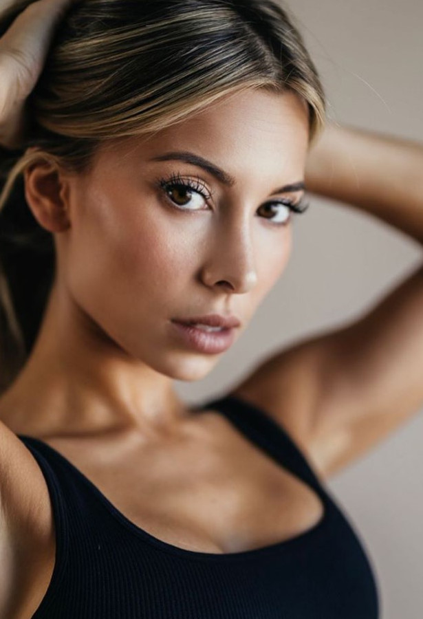 Ayla Woodruff  nude photo