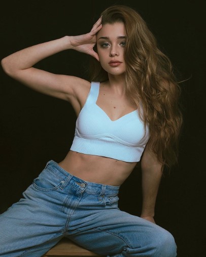 Berta Castane  nude photo