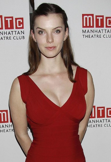 Betty Gilpin  nude photo